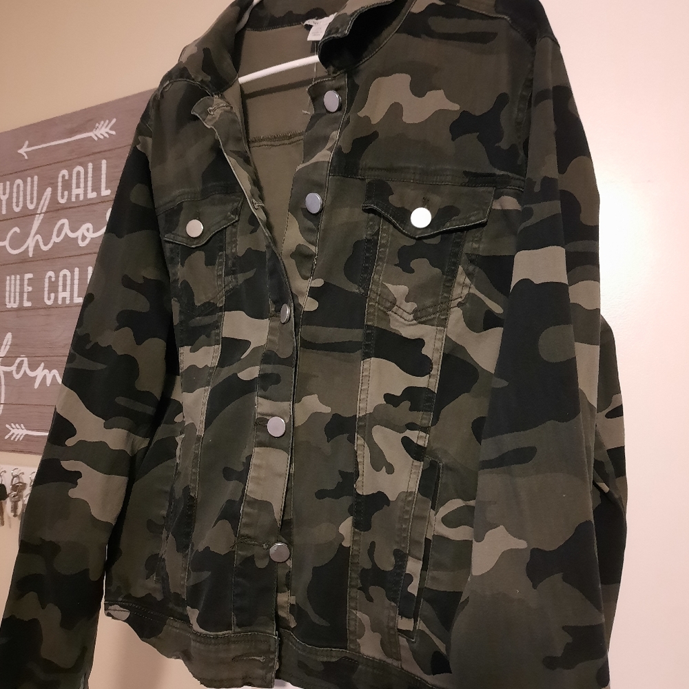 Womens Cato Camo Jacket